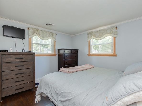 906 Oid Shawsheen Street, Tewksbury MA 01876