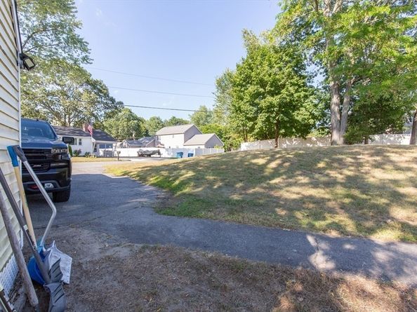 906 Oid Shawsheen Street, Tewksbury MA 01876