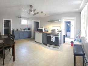 91 Everett St, Southbridge MA 01550