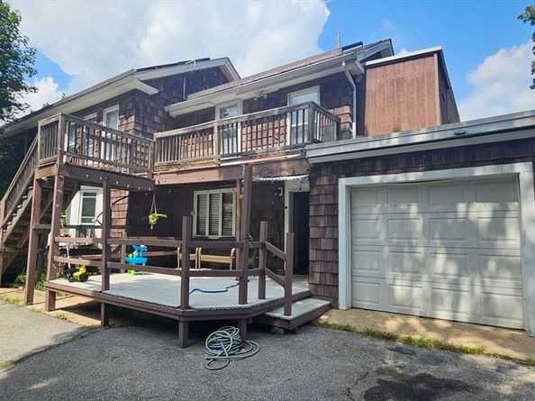 91 Everett St, Southbridge MA 01550