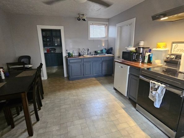 91 Everett St, Southbridge MA 01550