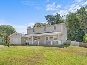97 Ardsley Cir, Brockton MA 02302
