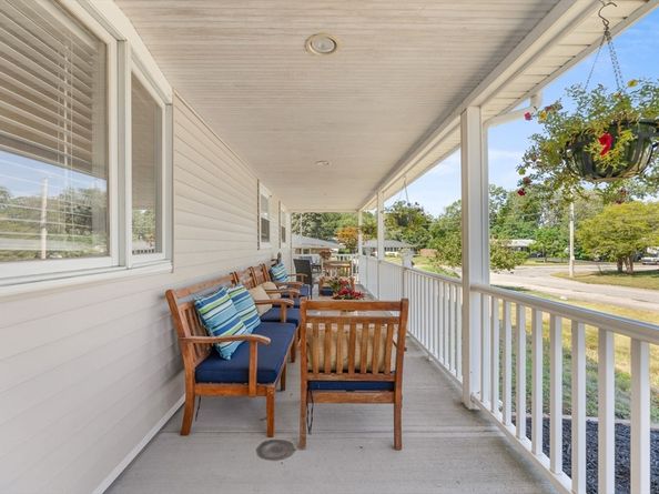 97 Ardsley Cir, Brockton MA 02302