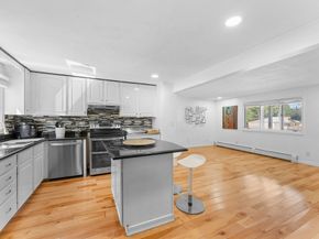 97 Ardsley Cir, Brockton MA 02302