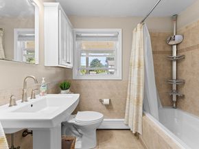97 Ardsley Cir, Brockton MA 02302