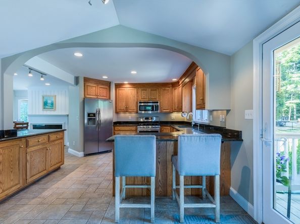 24 Tremont St, Kingston MA 02364