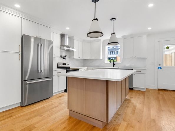 597 E 2nd St, Boston MA 02127