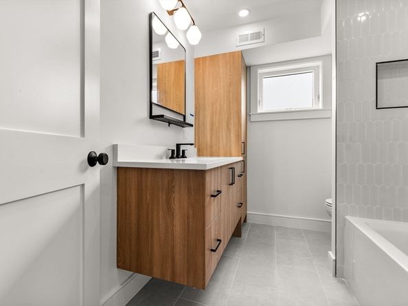 597 E 2nd St, Boston MA 02127