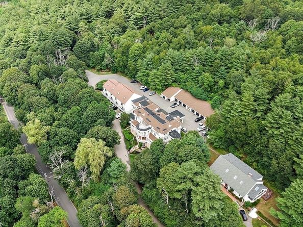 1401 Great Pond Rd 14, North Andover MA 01845