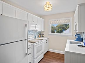 1401 Great Pond Rd 14, North Andover MA 01845
