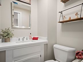 1401 Great Pond Rd 14, North Andover MA 01845