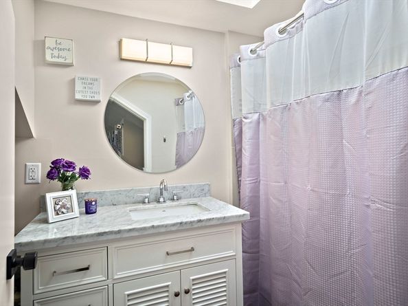 1401 Great Pond Rd 14, North Andover MA 01845