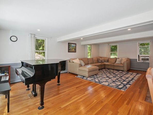 20 Meadow Brook Rd, Norwell MA 02061
