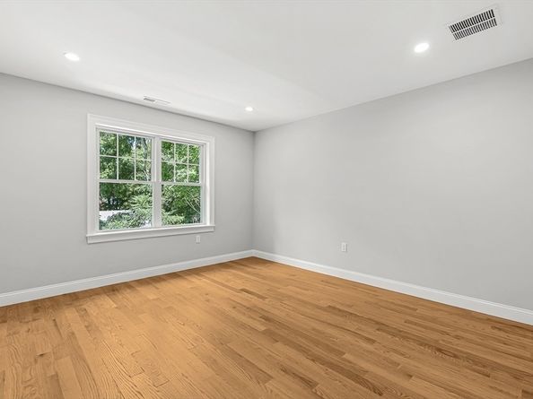 26 Flagg Street, Woburn MA 01801