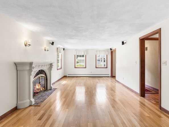 67 Brook Drive, Lynnfield MA 01940