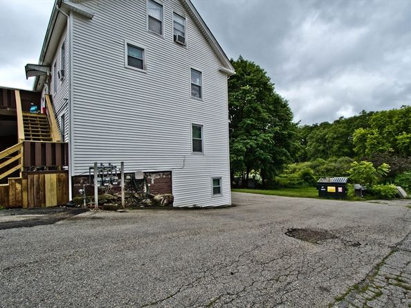 9 Pearl St, Webster MA 01570