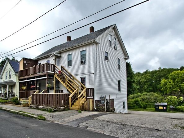 9 Pearl St, Webster MA 01570