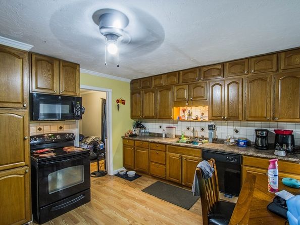 9 Pearl St, Webster MA 01570