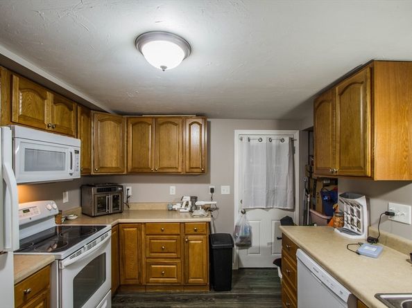 9 Pearl St, Webster MA 01570