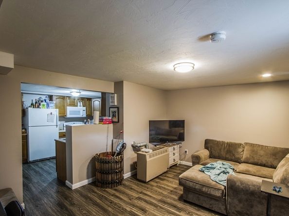 9 Pearl St, Webster MA 01570