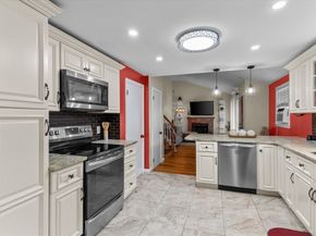 53 Rockwood St, Holbrook MA 02343