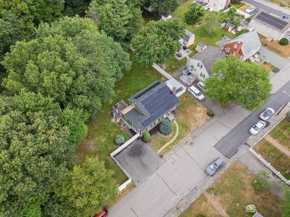 53 Rockwood St, Holbrook MA 02343