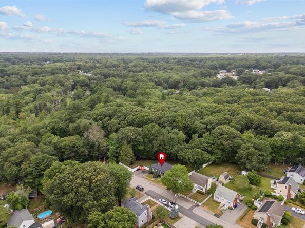 53 Rockwood St, Holbrook MA 02343