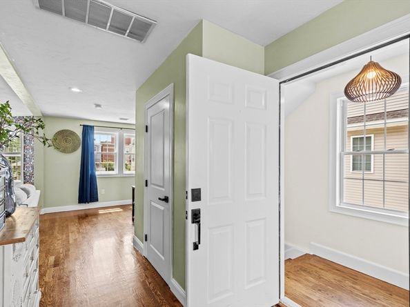 47 Oldfields Rd 2, Boston MA 02121