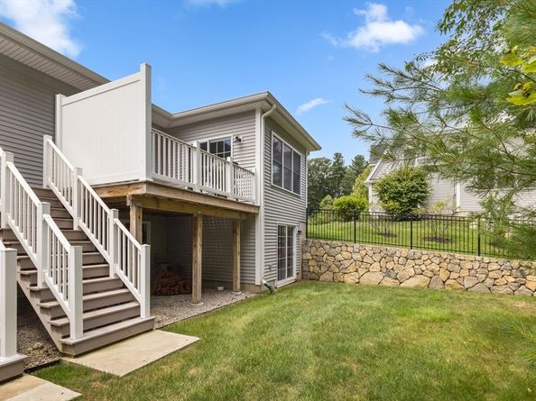 40 Lakepoint Way 40, Hopkinton MA 01748
