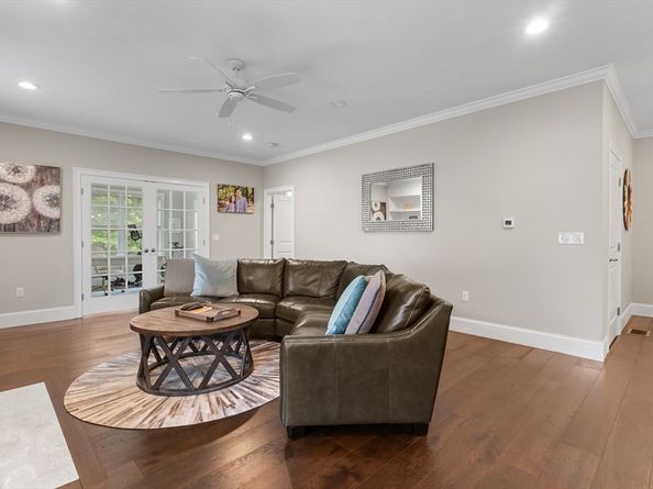 40 Lakepoint Way 40, Hopkinton MA 01748