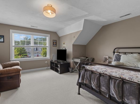 40 Lakepoint Way 40, Hopkinton MA 01748