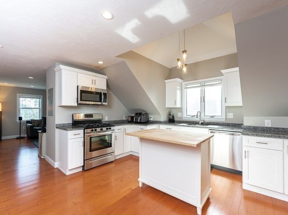 8 Putnam St 3, Danvers MA 01923