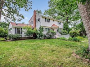 3 Blaisdell Rd, Chelmsford MA 01824