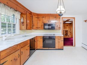 77 Essex St, Middleton MA 01949