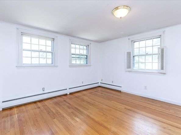 77 Essex St, Middleton MA 01949
