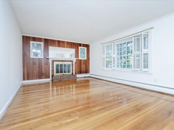 77 Essex St, Middleton MA 01949