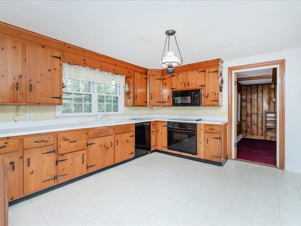 77 Essex St, Middleton MA 01949