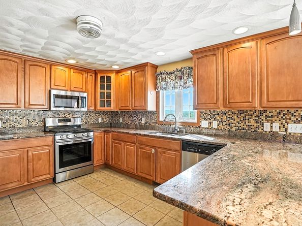 37 Mohave Rd, Worcester MA 01606