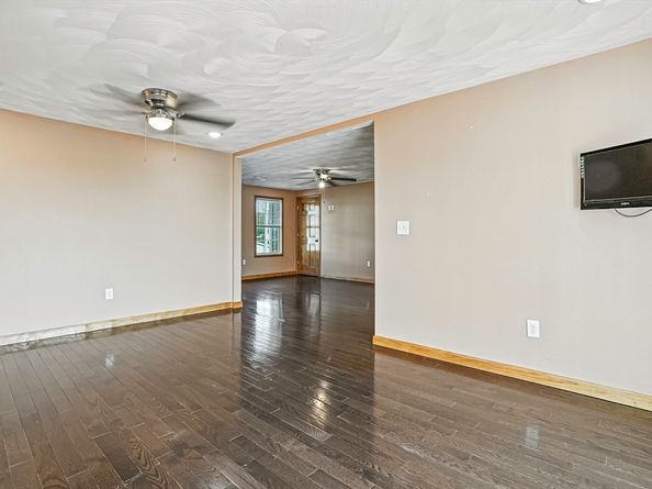 37 Mohave Rd, Worcester MA 01606