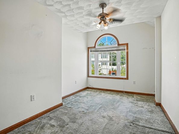 37 Mohave Rd, Worcester MA 01606