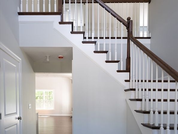 17 Old Grafton Rd, Upton MA 01568
