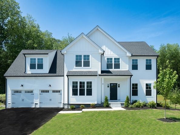 17 Old Grafton Rd, Upton MA 01568