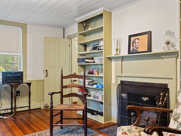 687 Main Street, Wareham MA 02571