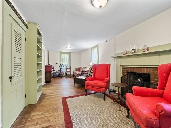 687 Main Street, Wareham MA 02571