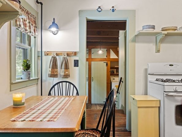 687 Main Street, Wareham MA 02571