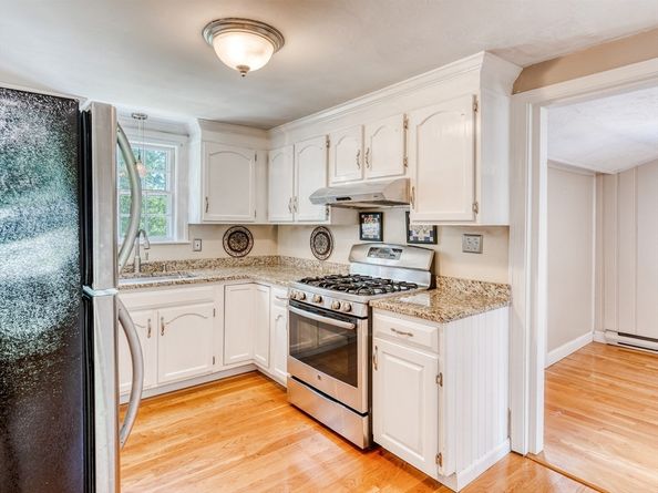 7 Manor Road, Auburn MA 01501