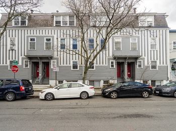 2 Hingham St