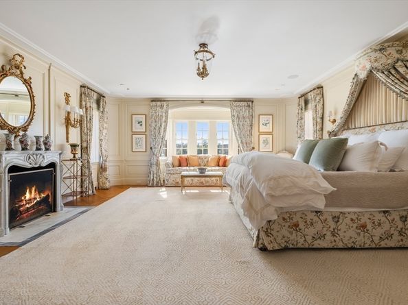 4 Willow Road, Weston MA 02493