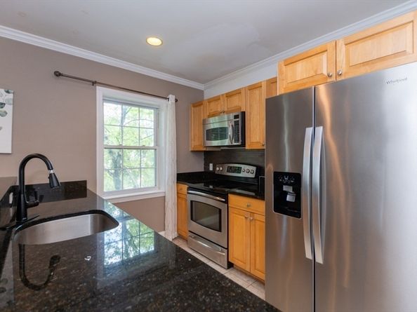 27-29 Commonwealth Avenue 5, Newton MA 02467