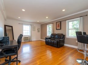 27-29 Commonwealth Avenue 5, Newton MA 02467